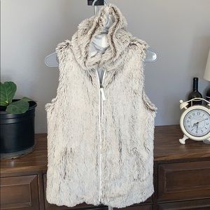 White and Brown Furry Hooded Vest 🤍🤎